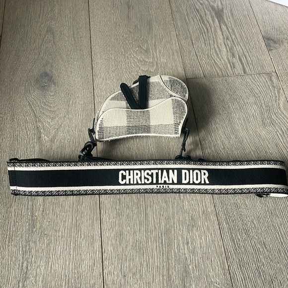 Dior Authentic. Very Limited Runway Mini Black and Cream Sequins Saddle Bag - Picture 4 of 6